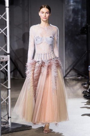 Кружевное боди с чашечками