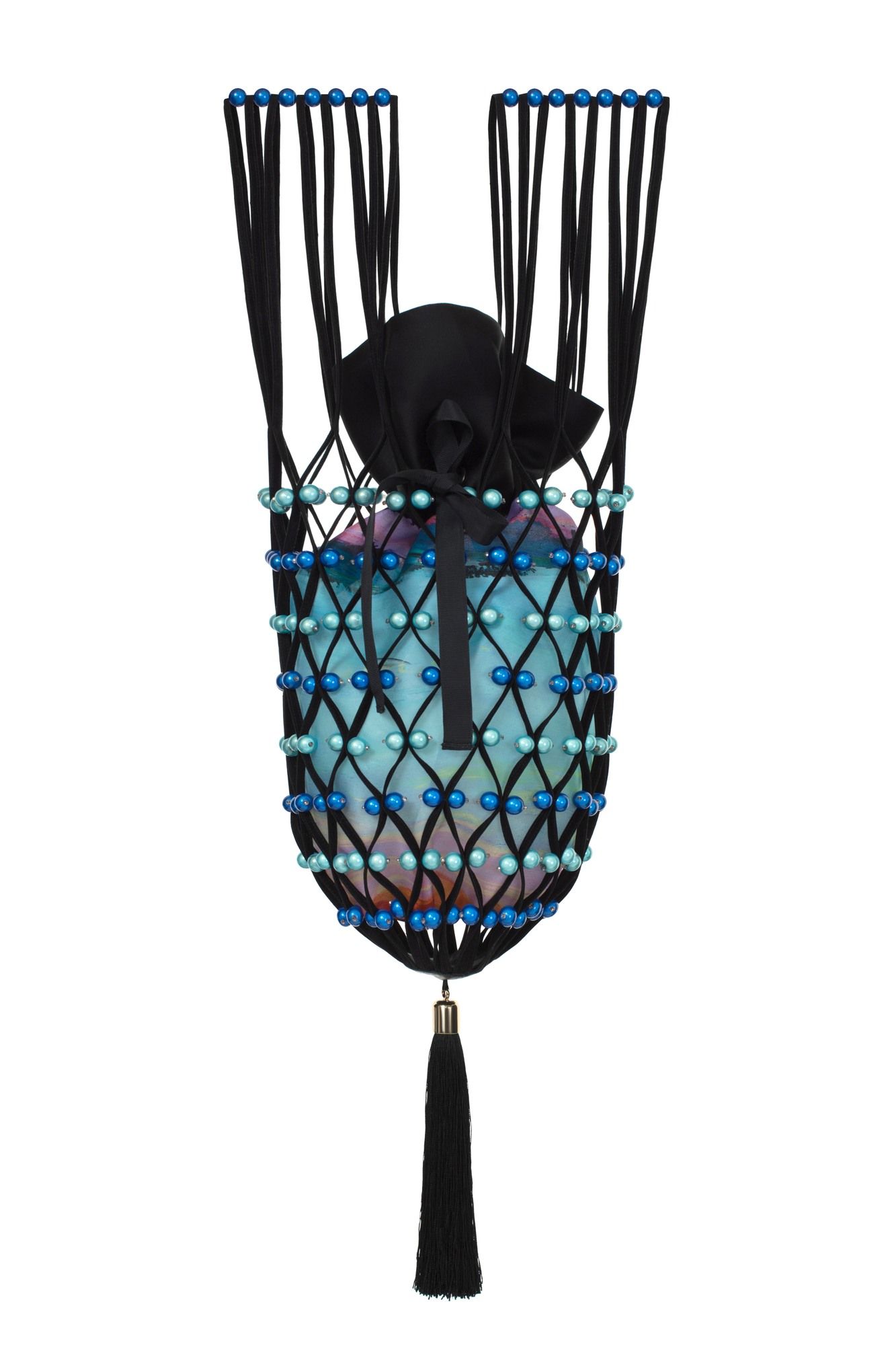 Плетеная сумка с кисточкой