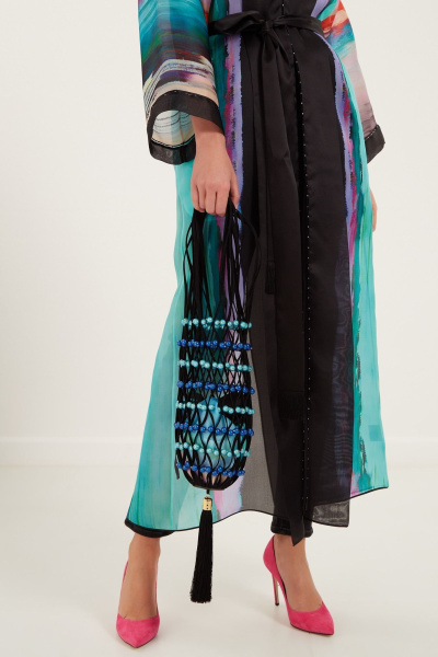 Плетеная сумка с кисточкой