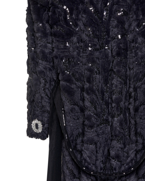 Пальто из экомеха с пайетками и поясом 