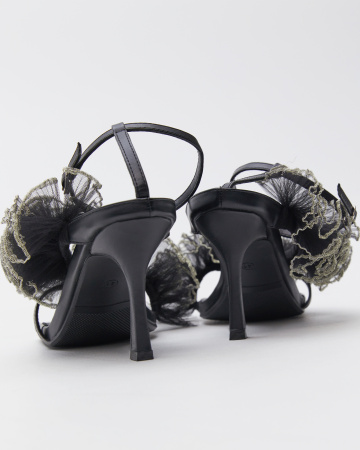 Босоножки с рюшей