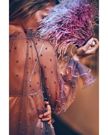 Перьевой клатч с цепочкой