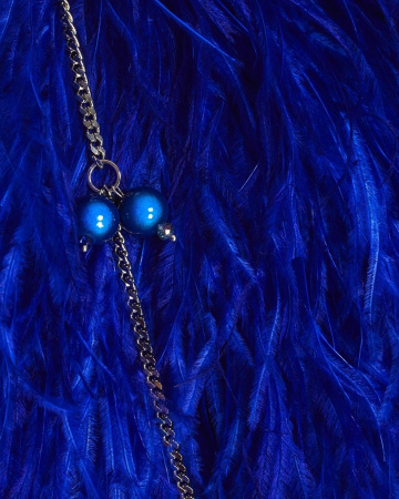 Перьевой клатч с цепочкой