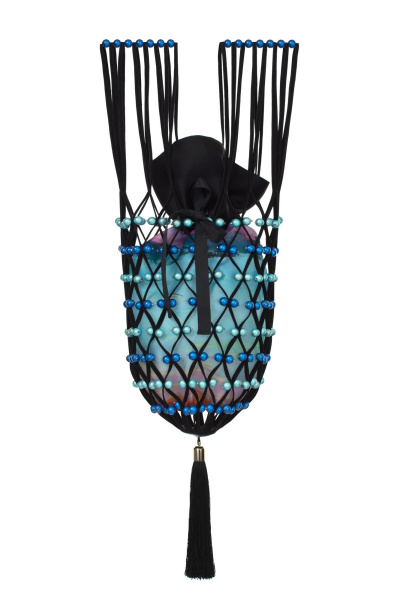 Плетеная сумка с кисточкой