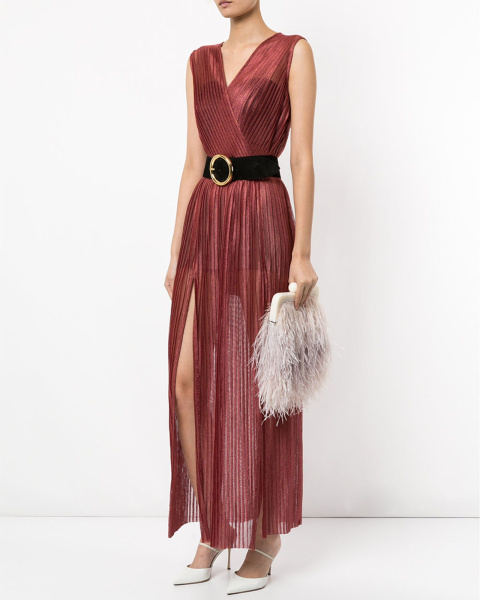 Перьевой клатч на пластике