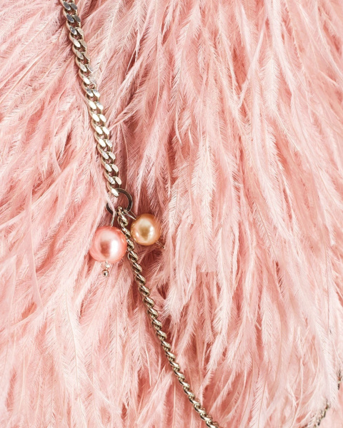 Перьевой клатч с цепочкой