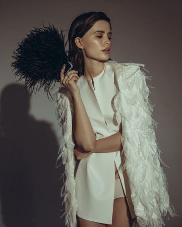 Перьевой клатч с цепочкой