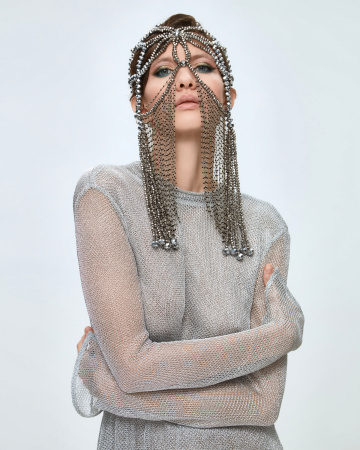 Украшение на голову из бусин и цепей с агатом