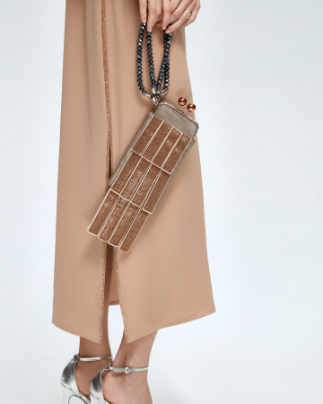 Клатч из лент со стразами