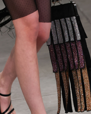 Клатч из лент со стразами