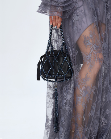 Плетеная сумка из бусин