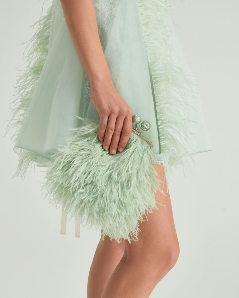 Перьевой клатч с цепочкой