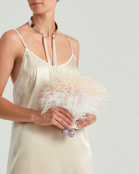 Перьевой клатч с цепочкой