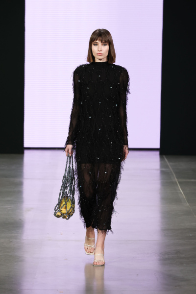 Макси платье с открытой спинкой