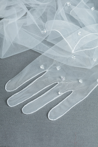 Перчатки со стразами