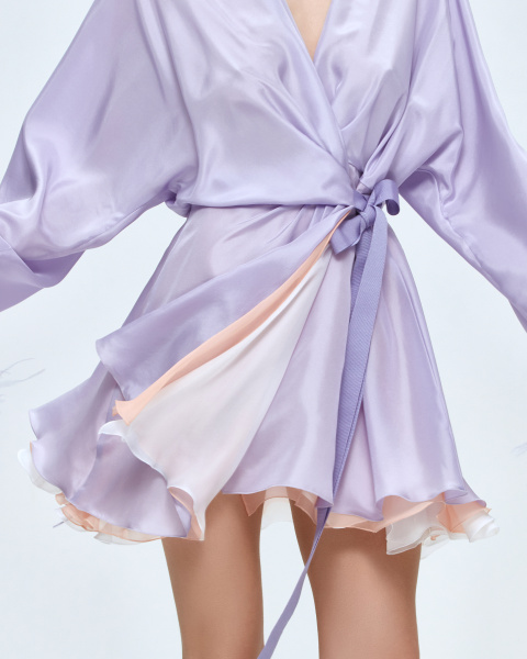 Платье мини на запах с открытой спинкой