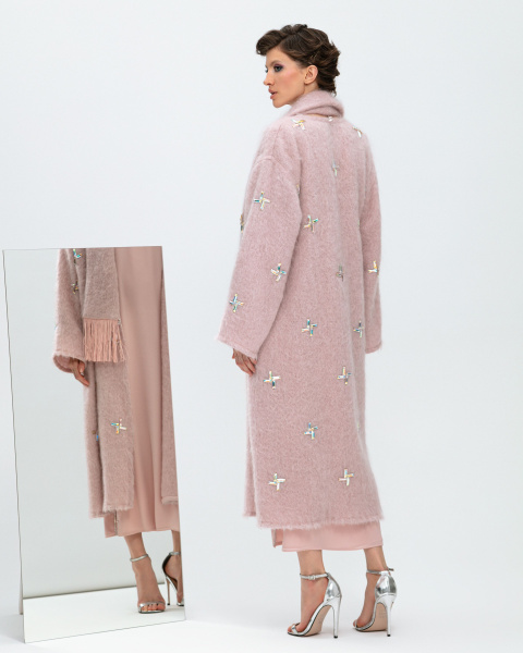 Пальто макси с шарфом на бусинах