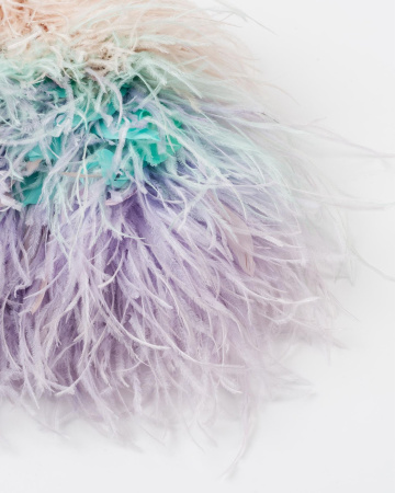 Перьевой клатч с цепочкой