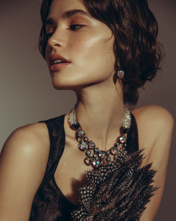 Перьевой клатч с цепочкой