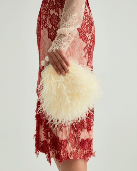 Перьевой клатч с цепочкой