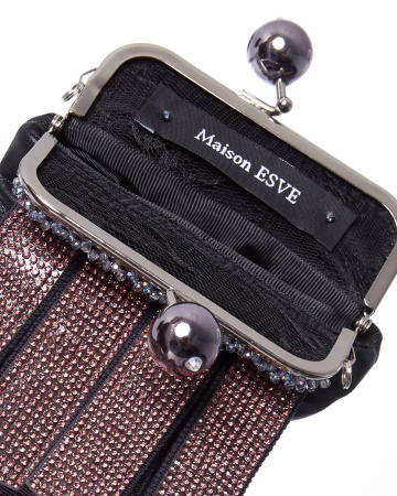 Клатч из лент со стразами