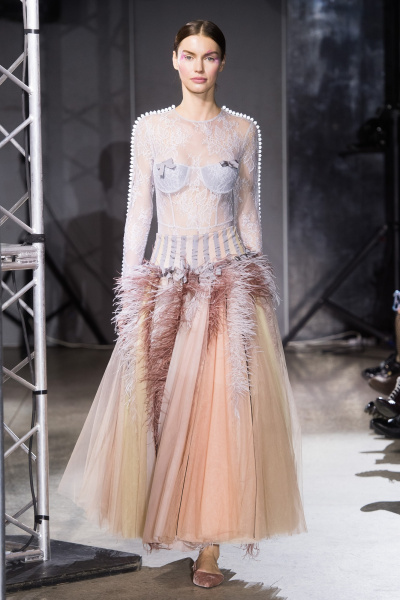 Кружевное боди с чашечками