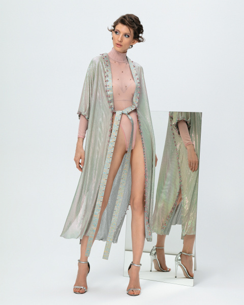 Накидка с пирсингом