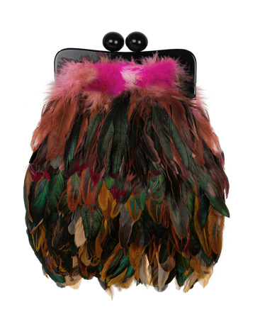 Перьевой клатч на пластике