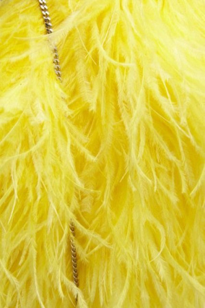 Перьевой клатч с цепочкой